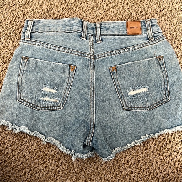 RVCA distressed shorts - Picture 5 of 8